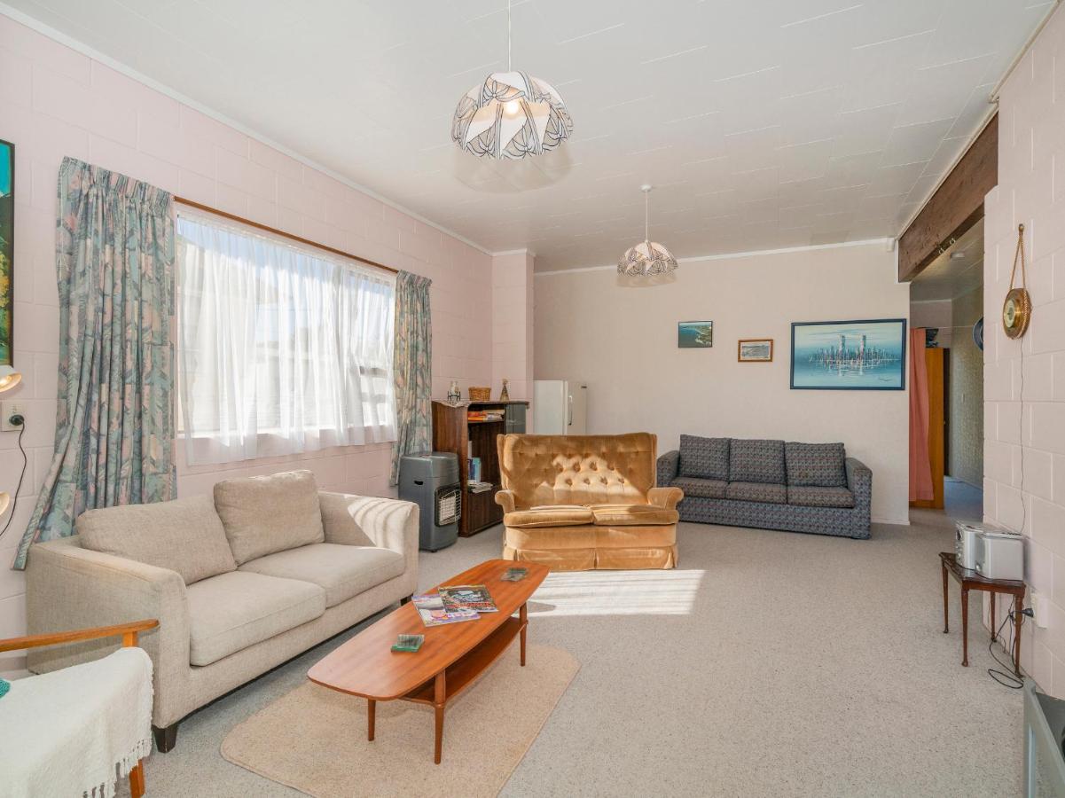 Cosy At Cooks - Cooks Beach Downstairs Unit Экстерьер фото