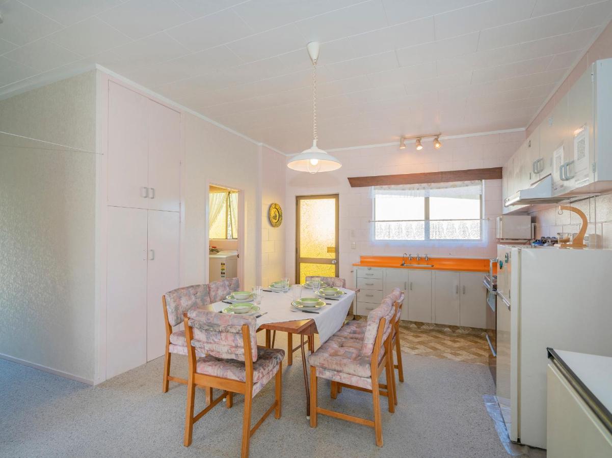 Cosy At Cooks - Cooks Beach Downstairs Unit Экстерьер фото