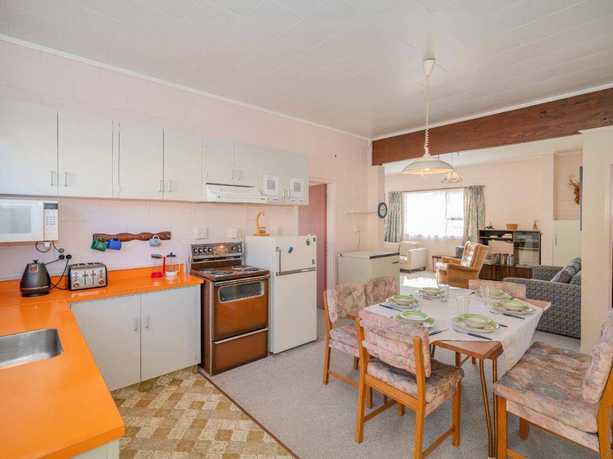 Cosy At Cooks - Cooks Beach Downstairs Unit Экстерьер фото