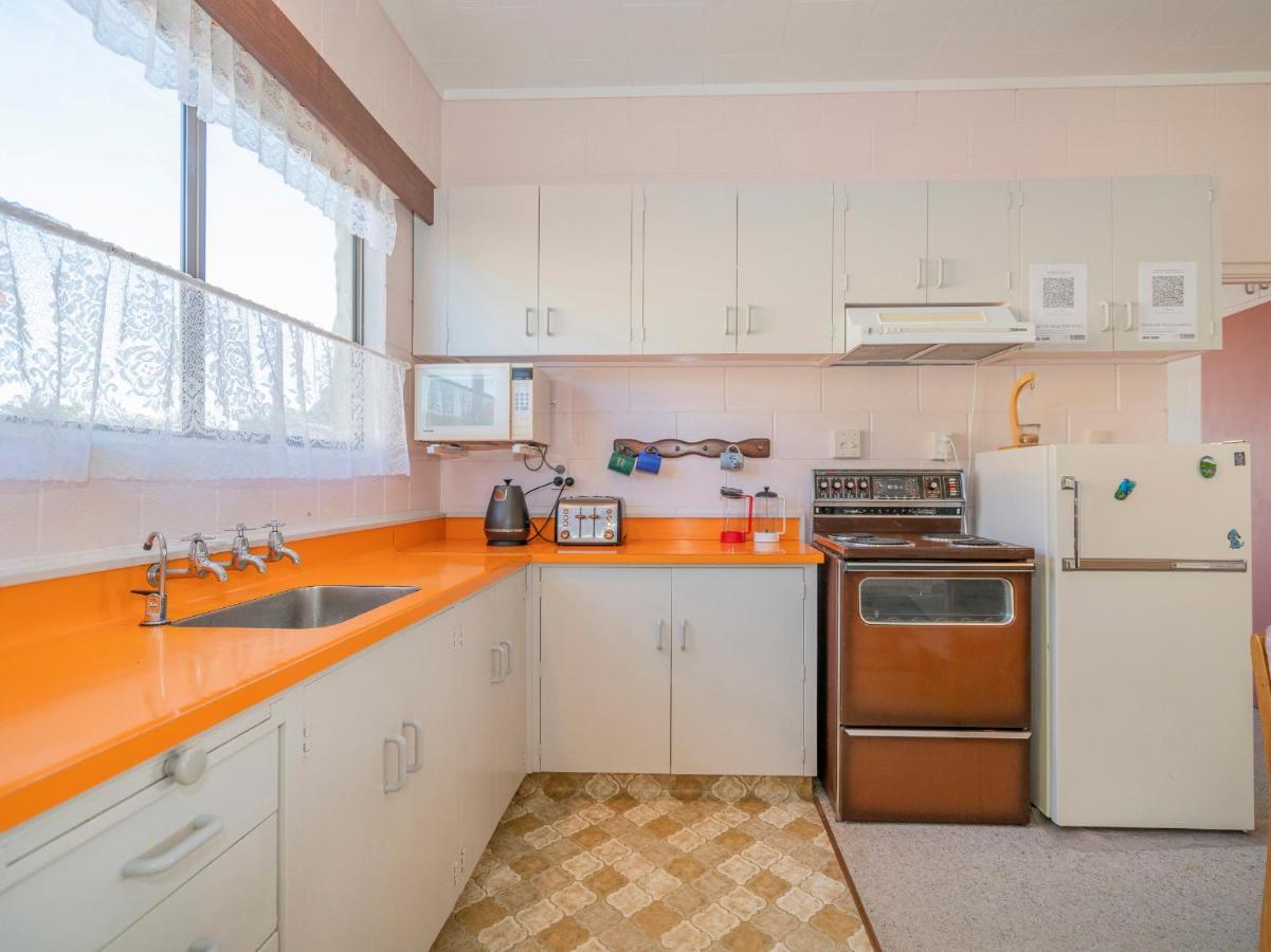 Cosy At Cooks - Cooks Beach Downstairs Unit Экстерьер фото