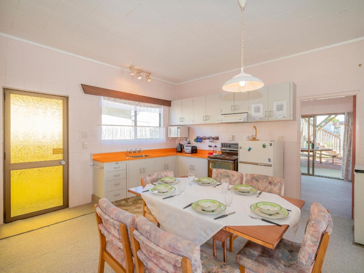 Cosy At Cooks - Cooks Beach Downstairs Unit Экстерьер фото